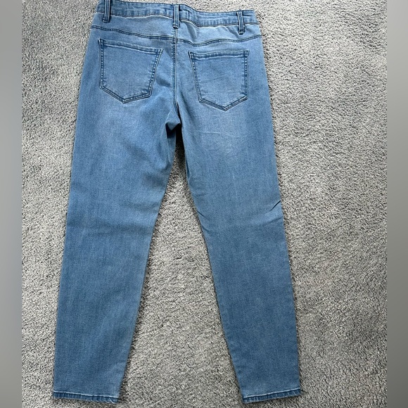 Forever 21 Light Blue Wash Skinny Jeans - Picture 2 of 4